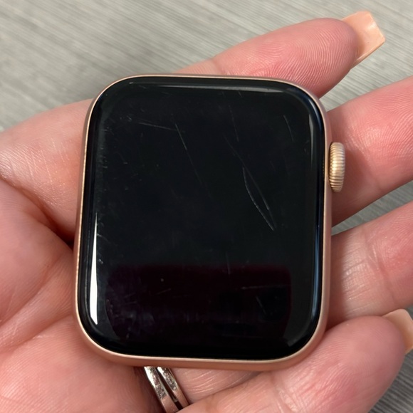 Apple Series 6 44M - Picture 3 of 3